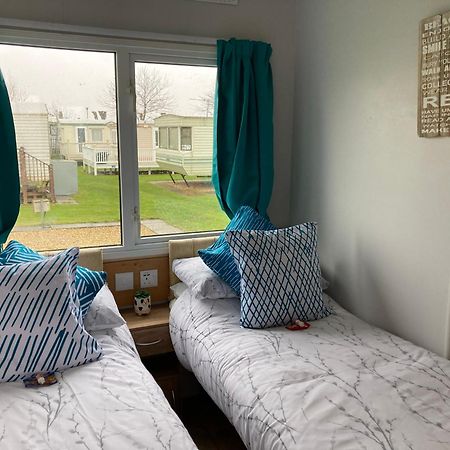 Pet Friendly Holiday Home On Golden Palm Skegness Exterior photo