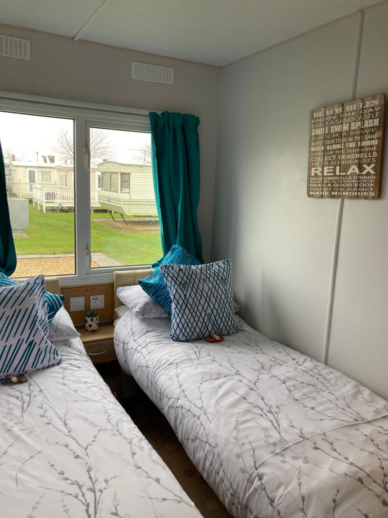 Pet Friendly Holiday Home On Golden Palm Skegness Exterior photo